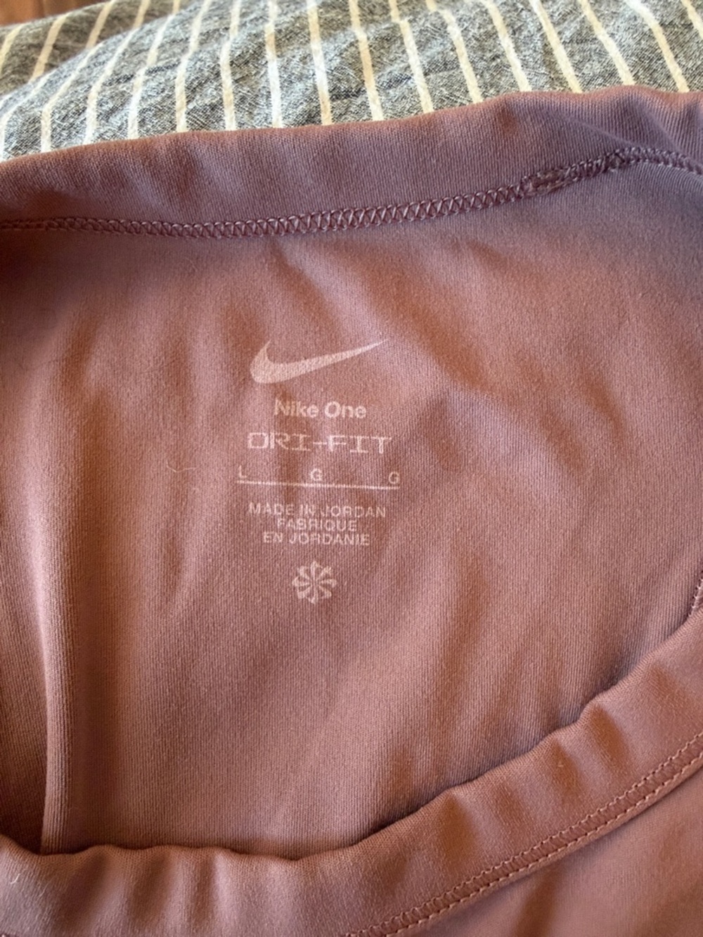 Nike One Dri Fit Cropped Tank Top - Picture 4 of 4